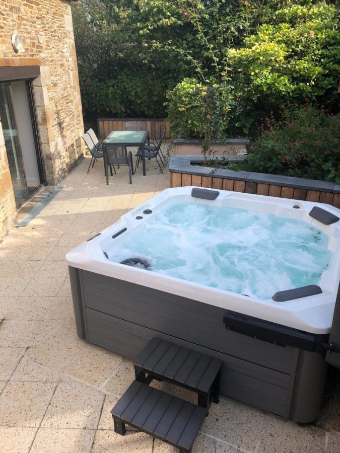 Gite De Charme Avec Spa, Baie Du Mont St Michel Sougeal Bagian luar foto
